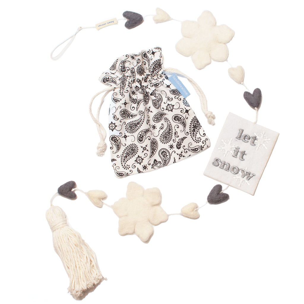 Let it Snow Heart String