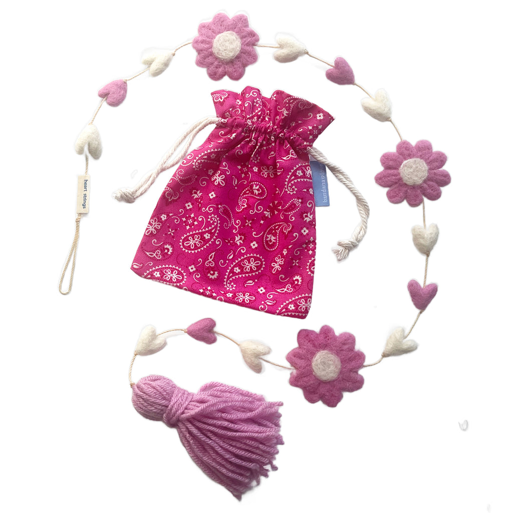 Pink Daisy Heart String